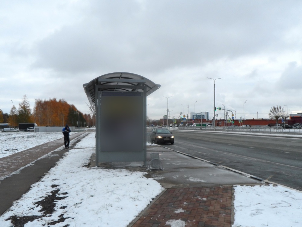 Фотография рекламного носителя, тип: Остановка, адрес: Автозаводский пр-т., ост. «Дирекция КАМАЗа», Набережные Челны, Республика Татарстан, Россия. Сторона BW №1401953