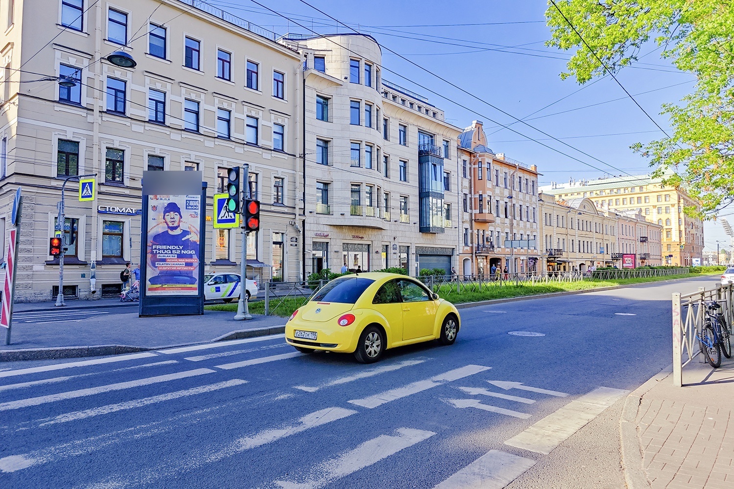 Фотография рекламного носителя, тип: Пиллар 3x1.4, адрес: Малый В.О пр-т., д.11 Х 4-я линия В.О. ул., Санкт-Петербург, Россия. Сторона Б №687631