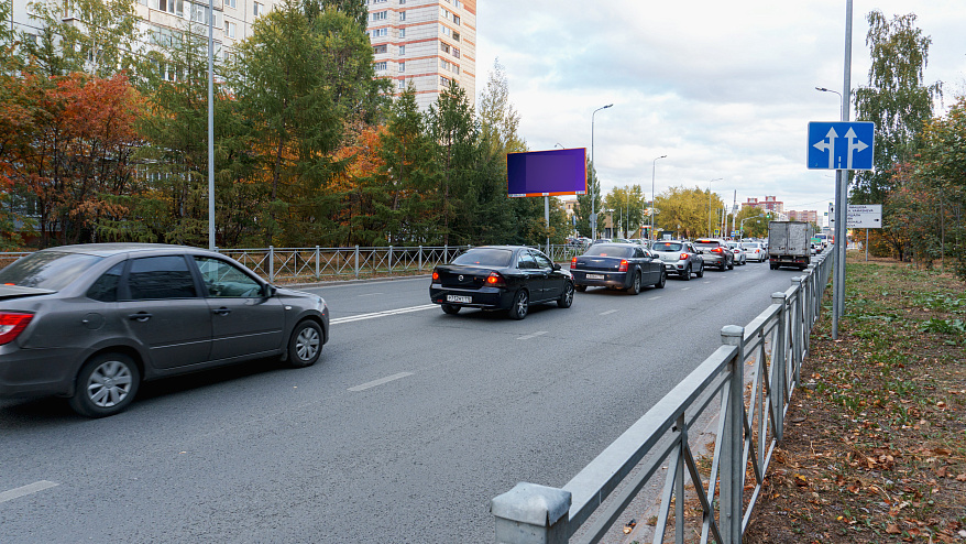Фотография рекламного носителя, тип: Билборд 3x6, адрес: Адоратского ул., д.28, Казань, Республика Татарстан, Россия. Сторона B №679032