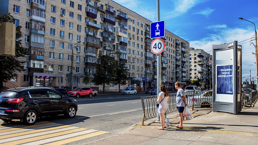 Фотография рекламного носителя, тип: Пиллар 3x1.4, адрес: Декабристов ул., д.100, Казань, Республика Татарстан, Россия. Сторона A №686044