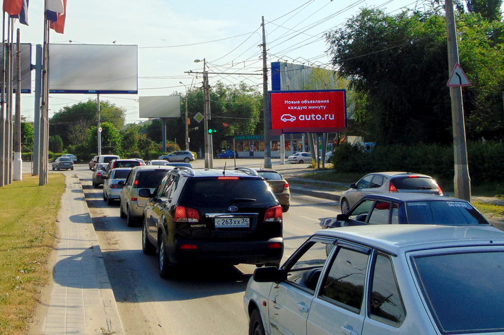 Фотография рекламного носителя, тип: Билборд 3x6, адрес: Ленина пр-т. Х Кубинская ул., Волгоград, Волгоградская область, Россия. Сторона А1-A3 №337684