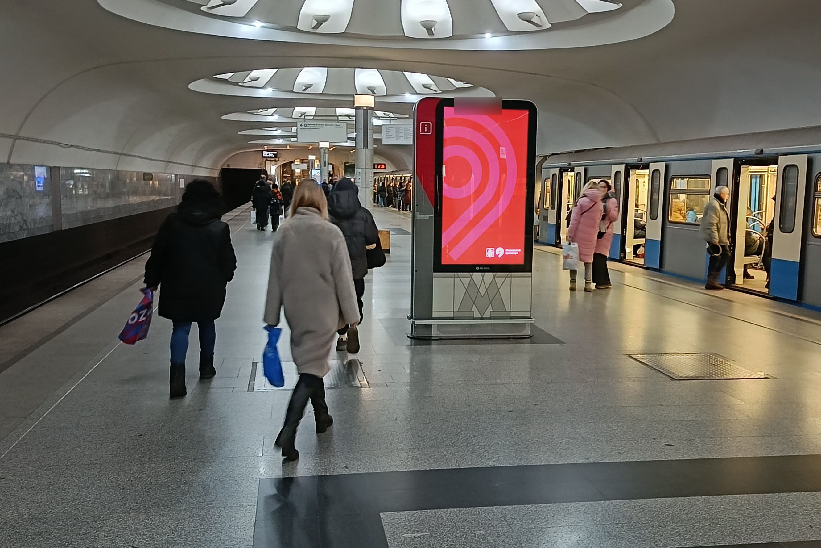 Фотография рекламного носителя, тип: Видеоэкран, адрес: Станция метро «Аннино», линия Серпуховско-Тимирязевская, Москва, Россия. Сторона/вариант А1 №1419982