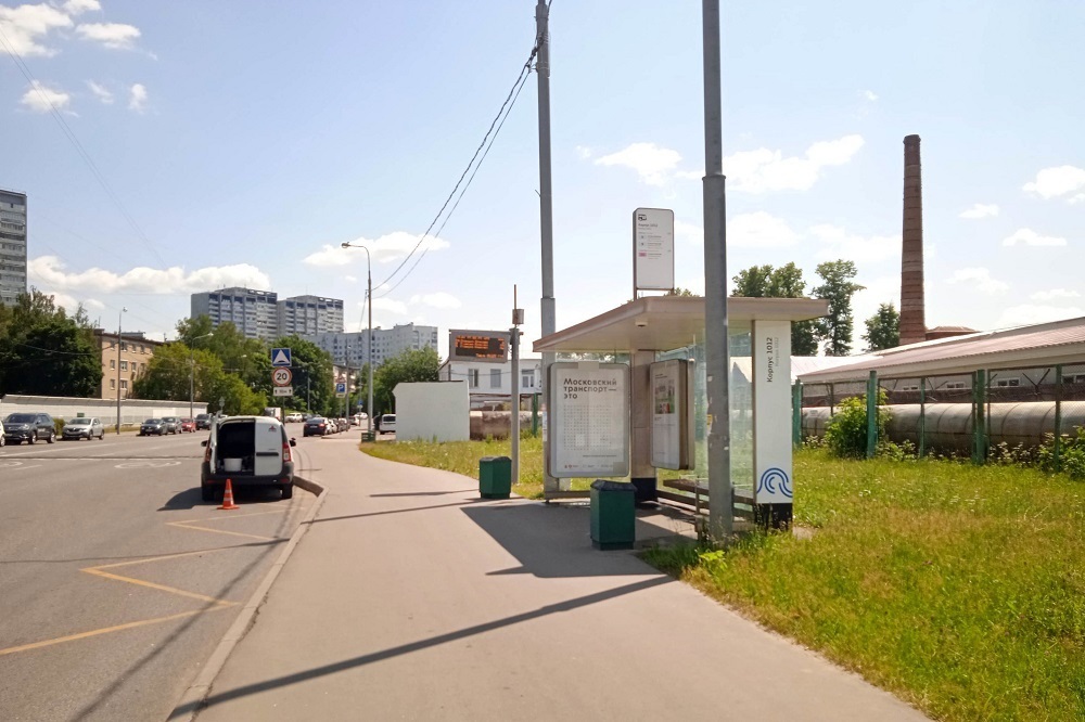 Фотография рекламного носителя, тип: Остановка 1.8x1.2, адрес: Панфилова ул., д.21, корп.1012, Зеленоград, Москва, Россия. Сторона А №1060022