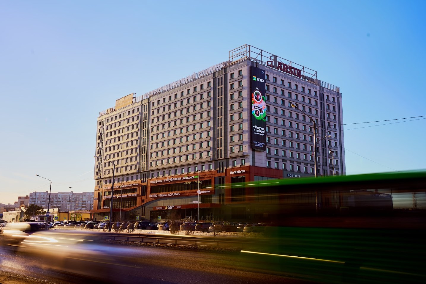 Фотография рекламного носителя, тип: Медиафасад, адрес: Мельникайте ул., д.116, корп.1, Тюмень, Тюменская область, Россия. Сторона A1-А10 №1348831