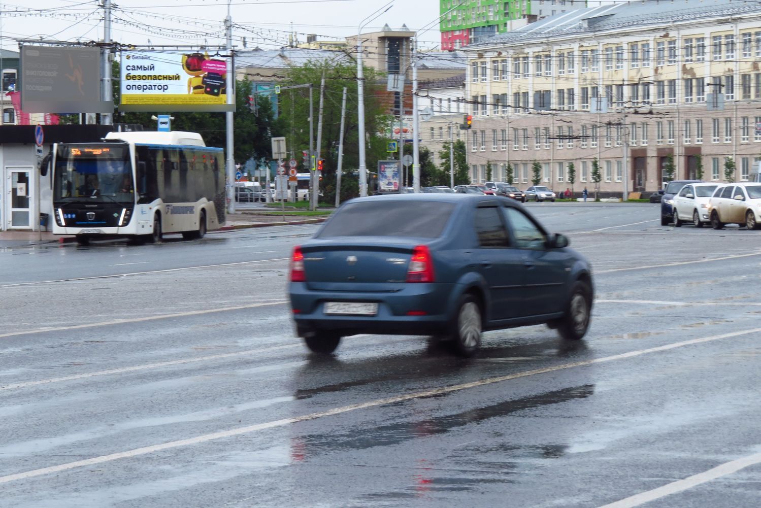 Фотография рекламного носителя, тип: Билборд 3x6, адрес: 50-летия Октября ул., ДК Юбилейный, Уфа, Республика Башкортостан, Россия. Сторона Б1 №92056