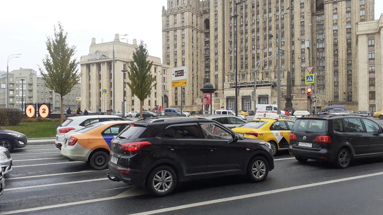 Фотография рекламного носителя, тип: Афиша 1.75x1.8, адрес: Смоленская ул., д.3, стенд 2, Москва, Россия. Сторона B №961355