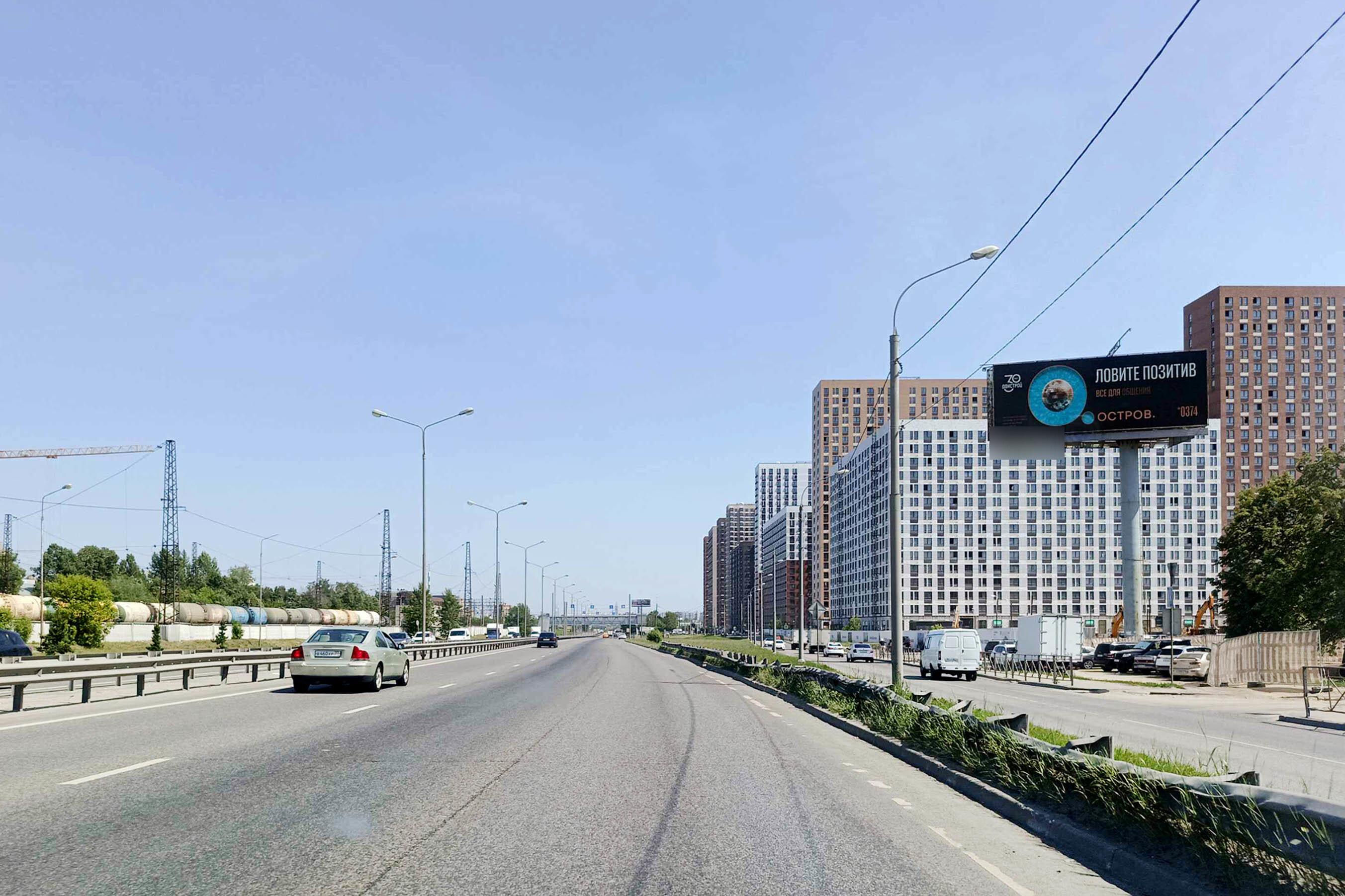 Фотография рекламного носителя, тип: Нестандартный суперсайт, адрес: Новоегорьевское ш., 1 км до съезда на Новорязанское ш., Котельники, Московская область, Россия. Сторона А1 №681054