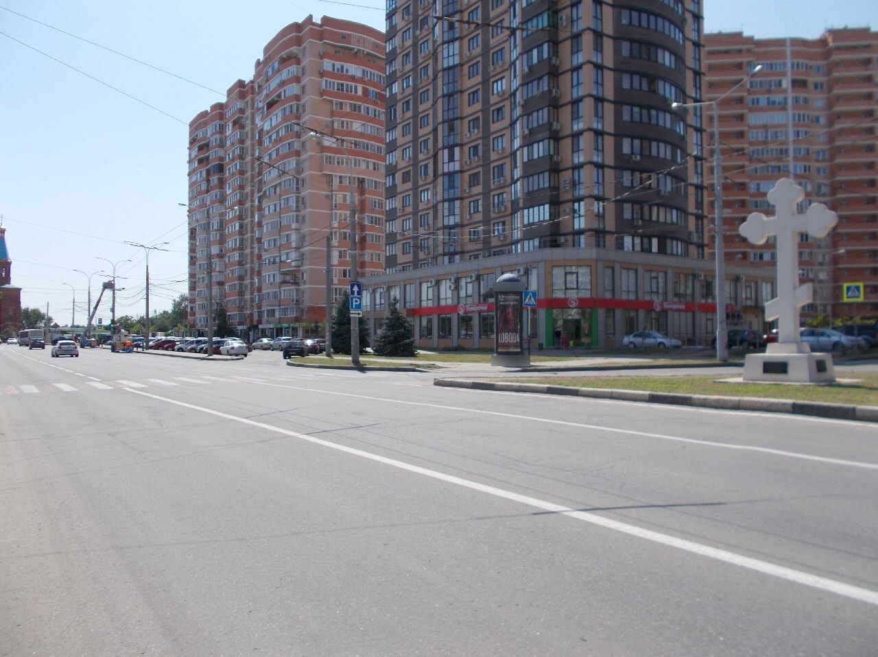 Фотография рекламного носителя, тип: Пиллар 3x1.4, адрес: 70-летия Октября ул., д.1/1, Краснодар, Краснодарский край, Россия. Сторона А №1337577