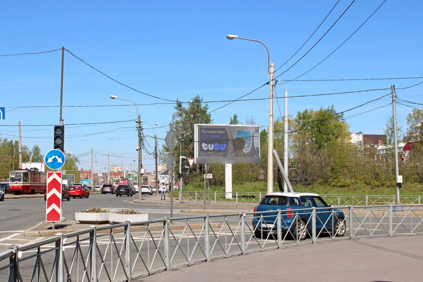 Фотография рекламного носителя, тип: Билборд 3x6, адрес: Энгельса пр-т., д.107 Х Северный пр-т., Санкт-Петербург, Россия. Сторона А1 №121372