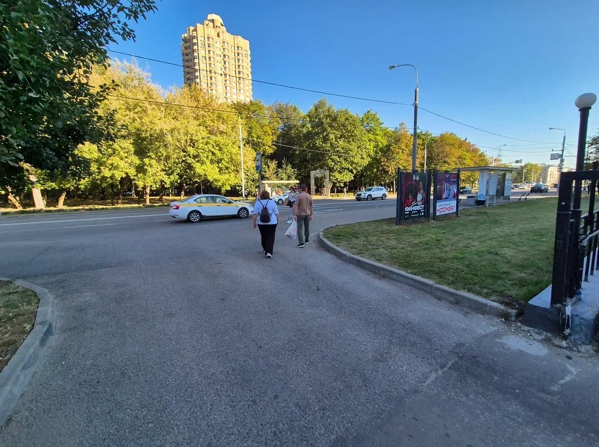 Фотография рекламного носителя, тип: Афиша 1.75x1.8, адрес: Свободы ул., д.24-26, стенд 2, Москва, Россия. Сторона B №1350053