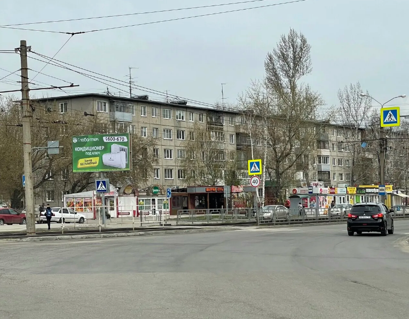 Фотография рекламного носителя, тип: Билборд 3x6, адрес: Антона Петрова ул., д.176, Барнаул, Алтайский край, Россия. Сторона В №1332008