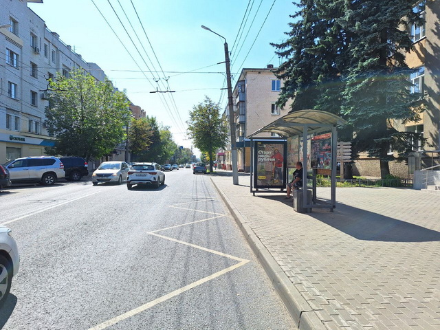 Фотография рекламного носителя, тип: Остановка 1.8x1.2, адрес: Луначарского ул. Х Тульская ул., Калуга, Калужская область, Россия. Сторона А1-A5 №622743