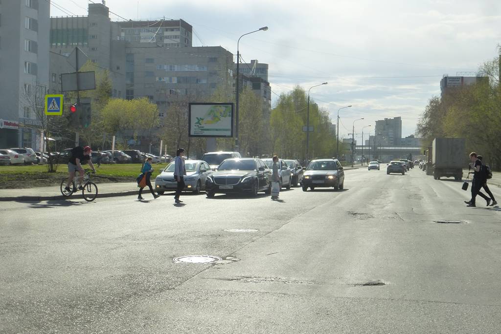 Фотография рекламного носителя, тип: Ситиборд 2.7x3.7, адрес: Фурманова ул., д.103 Х Серова ул., Екатеринбург, Свердловская область, Россия. Сторона B №597736