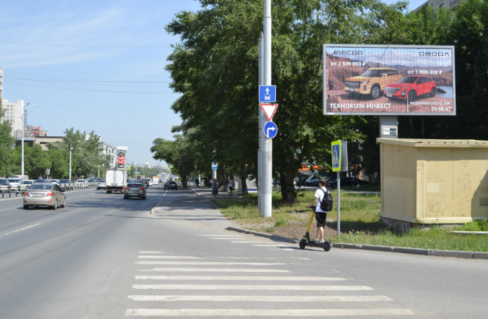 Фотография рекламного носителя, тип: Билборд 3x6, адрес: Пермякова ул., д.53, поз.1, Тюмень, Тюменская область, Россия. Сторона A1-А3 №978733