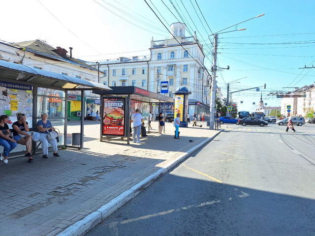 Фотография рекламного носителя, тип: Остановка 1.8x1.2, адрес: Кирова ул., д.64 Х Московская ул., поз.1, Калуга, Калужская область, Россия. Сторона В1-B5 №621629