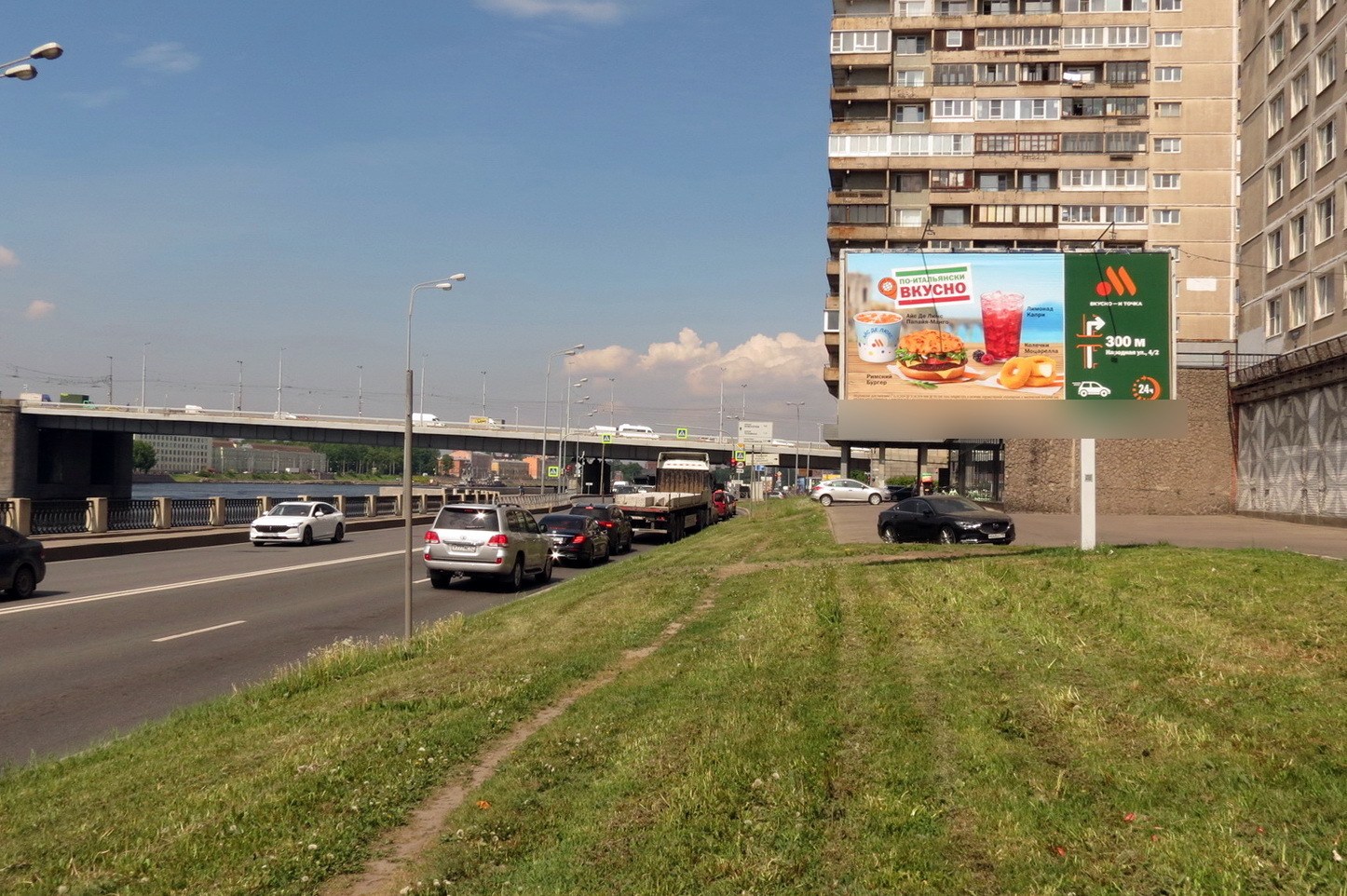 Фотография рекламного носителя, тип: Билборд 3x6, адрес: Октябрьская наб., д.70, корп.1, Санкт-Петербург, Россия. Сторона А №120282