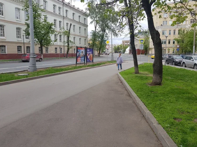 Фотография рекламного носителя, тип: Афиша 1.75x1.8, адрес: Павловская ул., д.21 X Подольское ш., стенд 2, Москва, Россия. Сторона B №883944