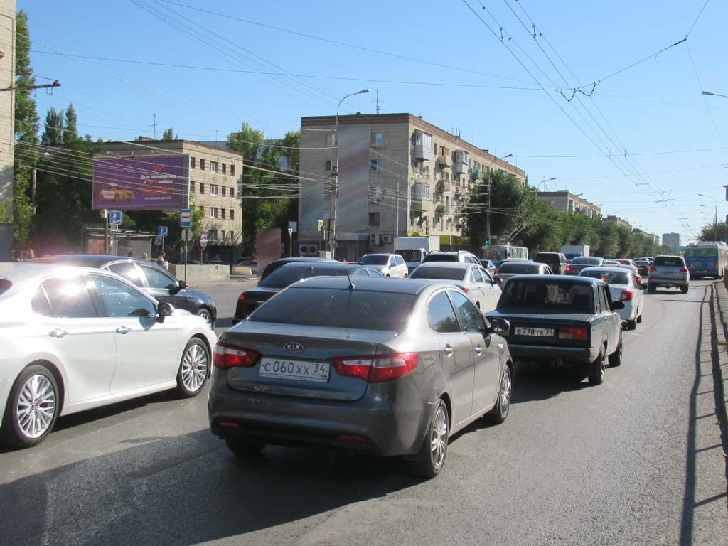 Фотография рекламного носителя, тип: Билборд 3x6, адрес: Рабоче-Крестьянская ул. д.39 Х Иркутская ул., Волгоград, Волгоградская область, Россия. Сторона Б1-Б3 №111146