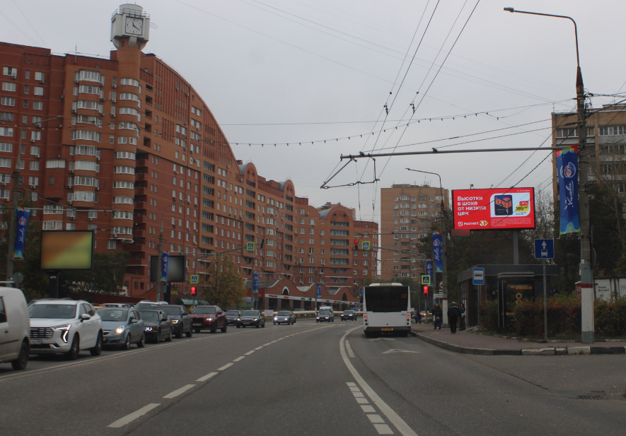 Фотография рекламного носителя, тип: Билборд 3x6, адрес: Юбилейный пр-т., д.36, Химки, Московская область, Россия. Сторона А1 №835786