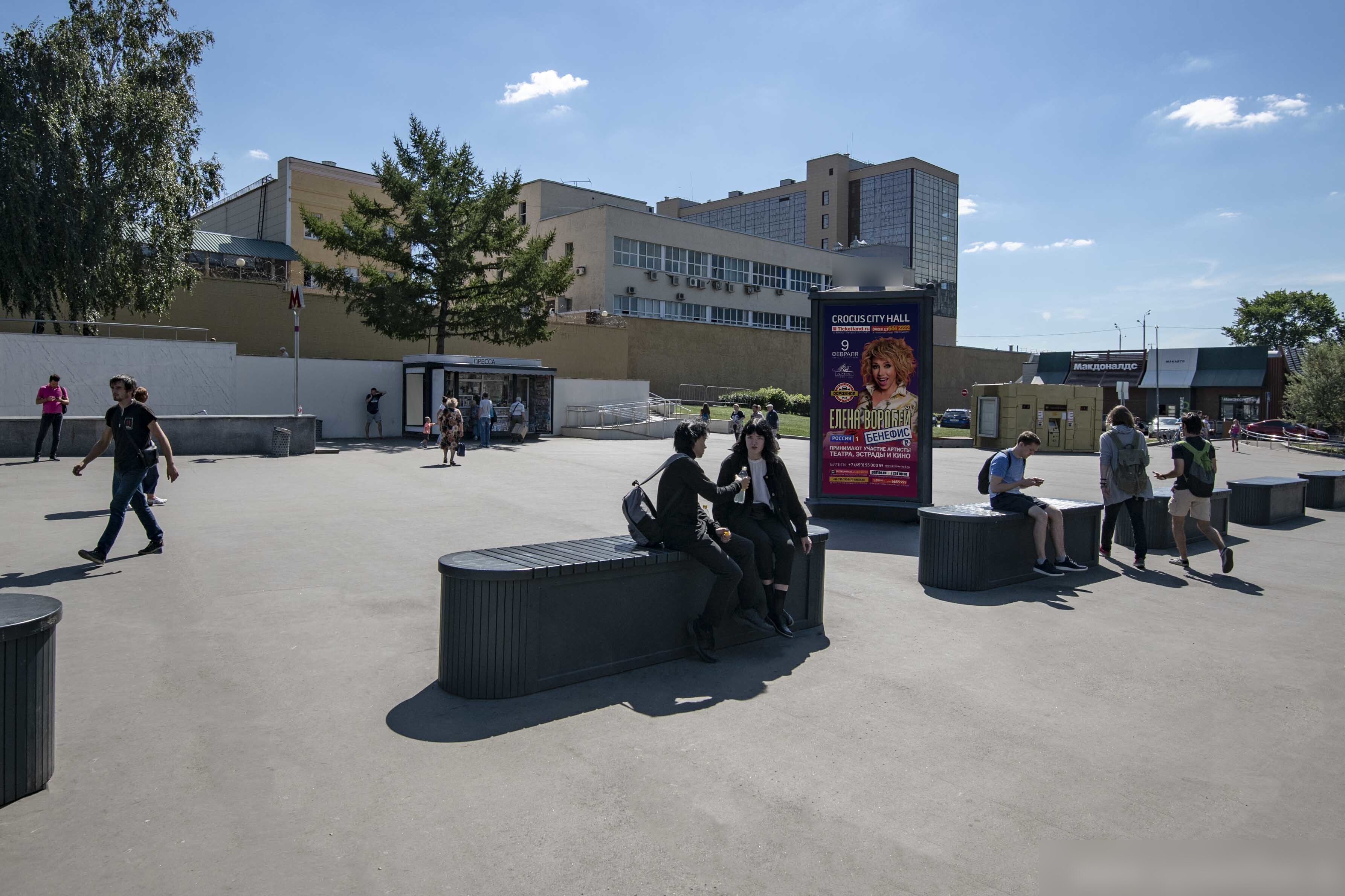 Фотография рекламного носителя, тип: Пиллар 3x1.4, адрес: Тушинская пл. Х Волоколамское ш., Москва, Россия. Сторона А2 №330016