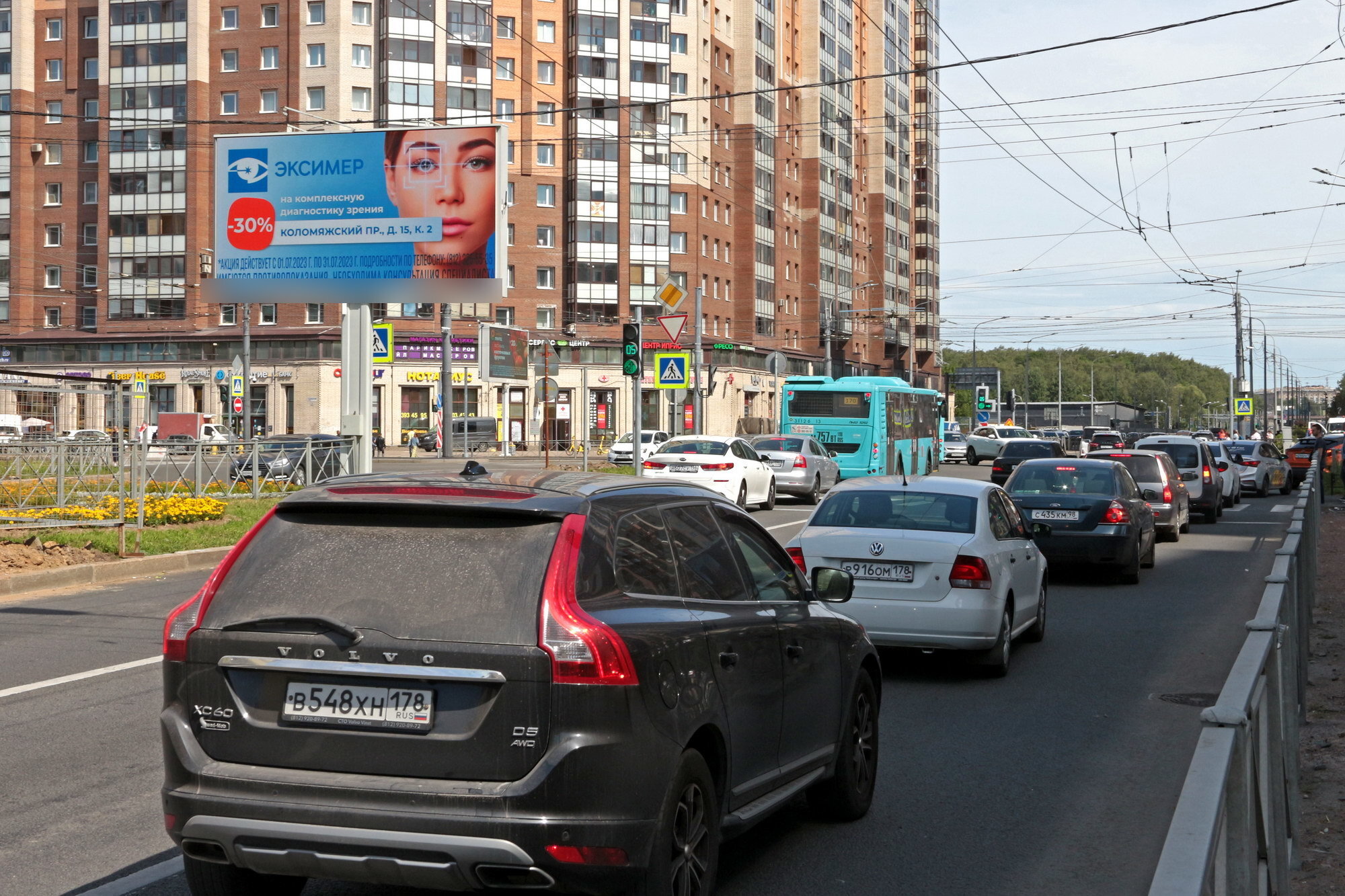 Фотография рекламного носителя, тип: Билборд 3x6, адрес: Богатырский пр-т. X Коломяжский пр-т., д.20, поз.2, Санкт-Петербург, Россия. Сторона А1 №119241
