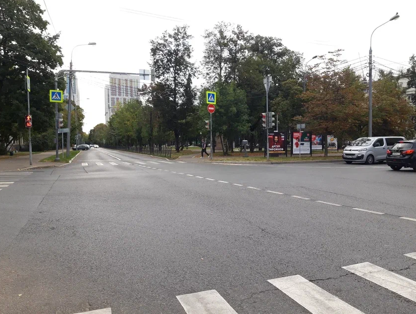 Фотография рекламного носителя, тип: Афиша 1.75x1.8, адрес: Рокоссовского Маршала б-р., д.19/20, стенд 1, Москва, Россия. Сторона A №866002