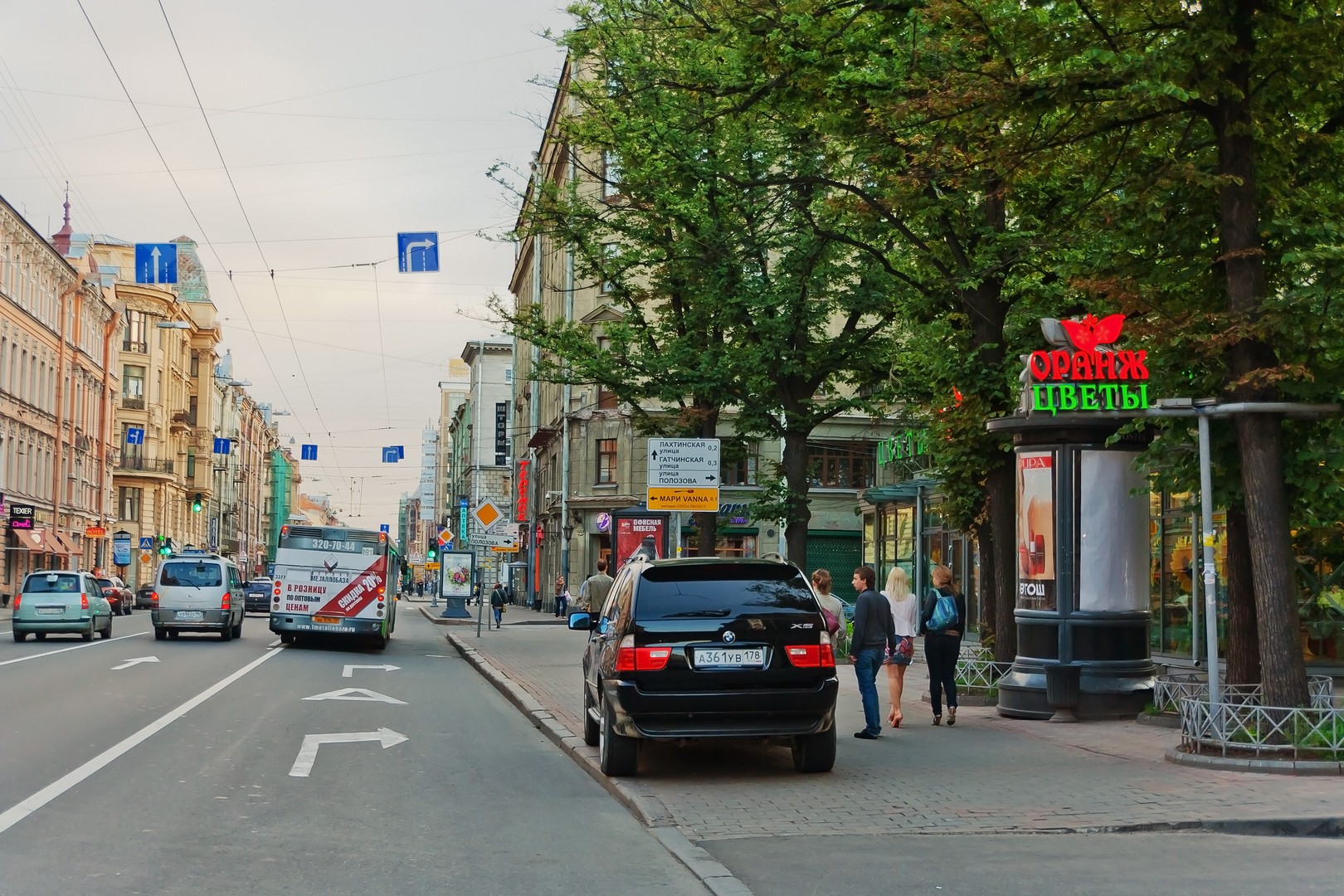 Фотография рекламного носителя, тип: Пиллар 3x1.4, адрес: Большой пр-т. П.С., д.64, Санкт-Петербург, Россия. Сторона B №107625