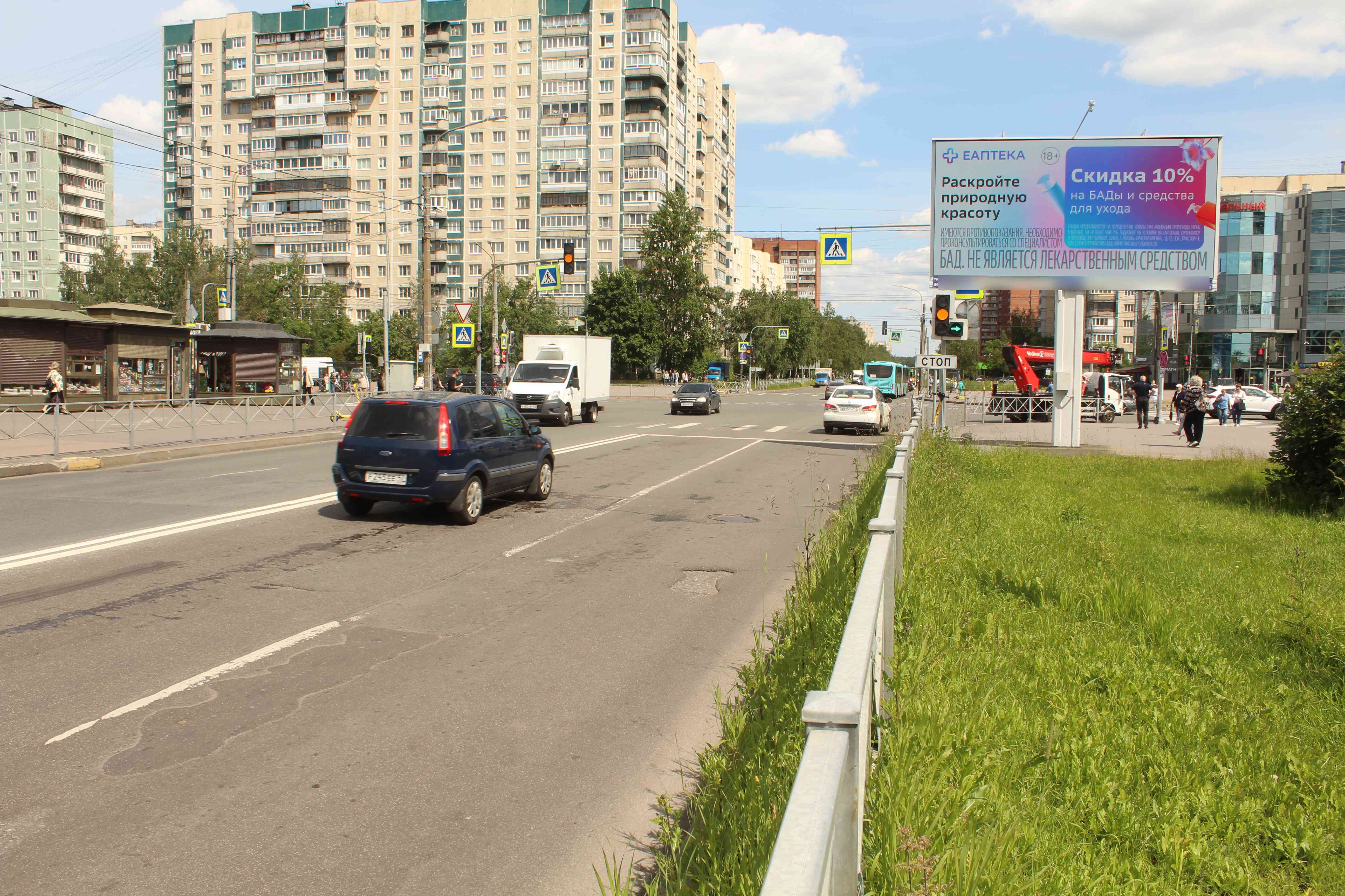 Фотография рекламного носителя, тип: Билборд 3x6, адрес: Ударников пр-т., д.23, Санкт-Петербург, Россия. Сторона А1 №129149