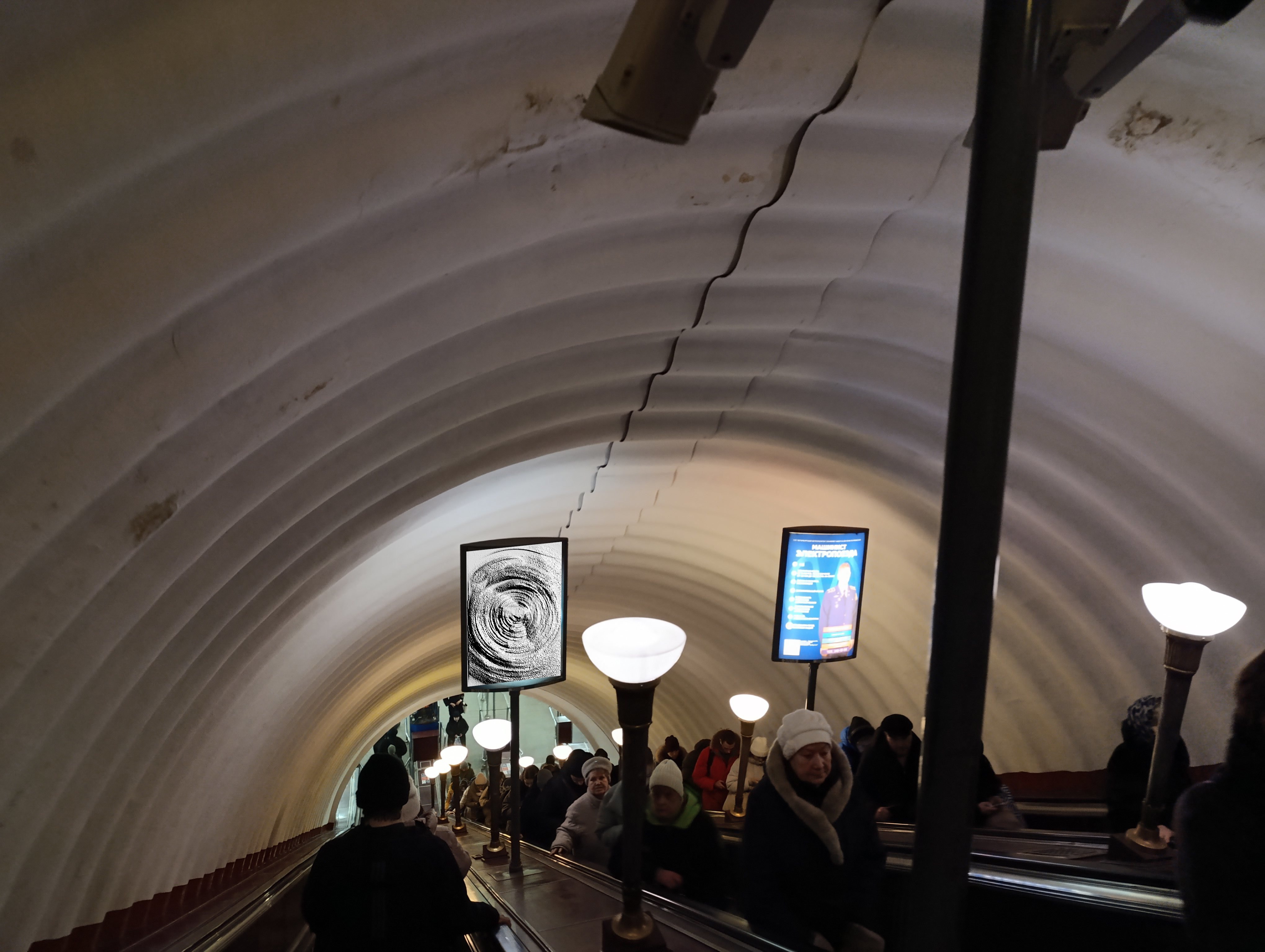Фотография рекламного носителя, тип: Лайтбокс, адрес: Станция метро «Сенная площадь», линия Московско-Петроградская, Санкт-Петербург, Россия. Сторона/вариант Б №1606269