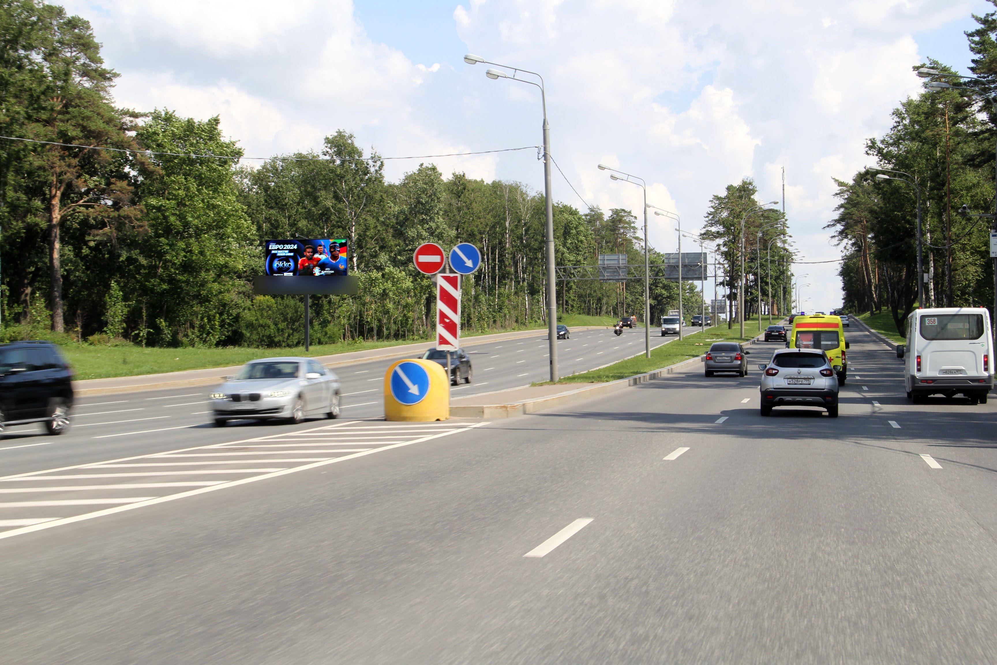 Фотография рекламного носителя, тип: Билборд 3x6, адрес: Рублевское ш., д.60, корп.15, Москва, Россия. Сторона Б1 №207657