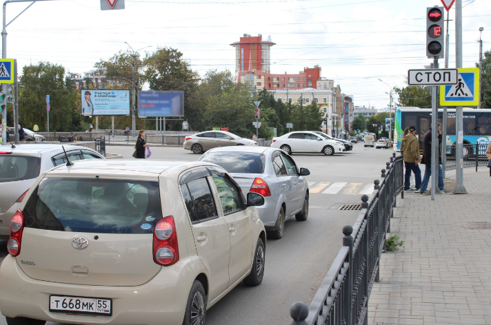 Фотография рекламного носителя, тип: Билборд 3x6, адрес: Лермонтова ул. Х Карла Маркса пр-т., Омск, Омская область, Россия. Сторона А1-А3 №420245
