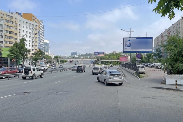 Фотография рекламного носителя, тип: Билборд 3x6, адрес: Некрасовская ул., д.96, Владивосток, Приморский край, Россия. Сторона А1-А3 №154054