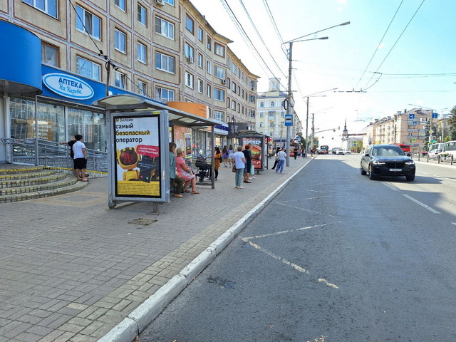 Фотография рекламного носителя, тип: Остановка 1.8x1.2, адрес: Кирова ул., д.64, поз.2, Калуга, Калужская область, Россия. Сторона В1-B5 №621633