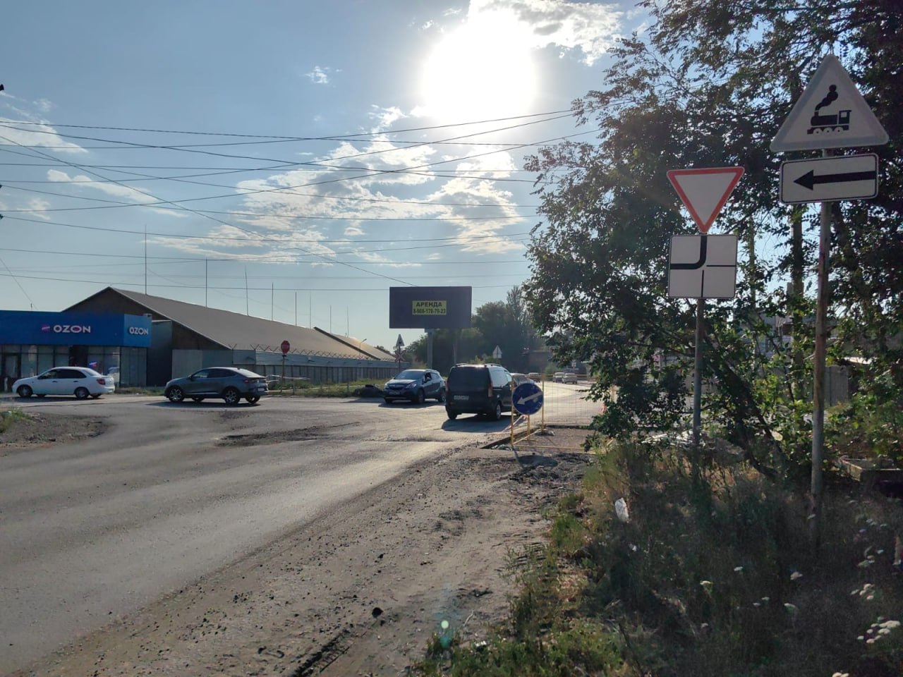 Фотография рекламного носителя, тип: Билборд 3x6, адрес: Коммунальная ул., д.21 Х Производственная ул., Батайск, Ростовская область, Россия. Сторона A №1395840