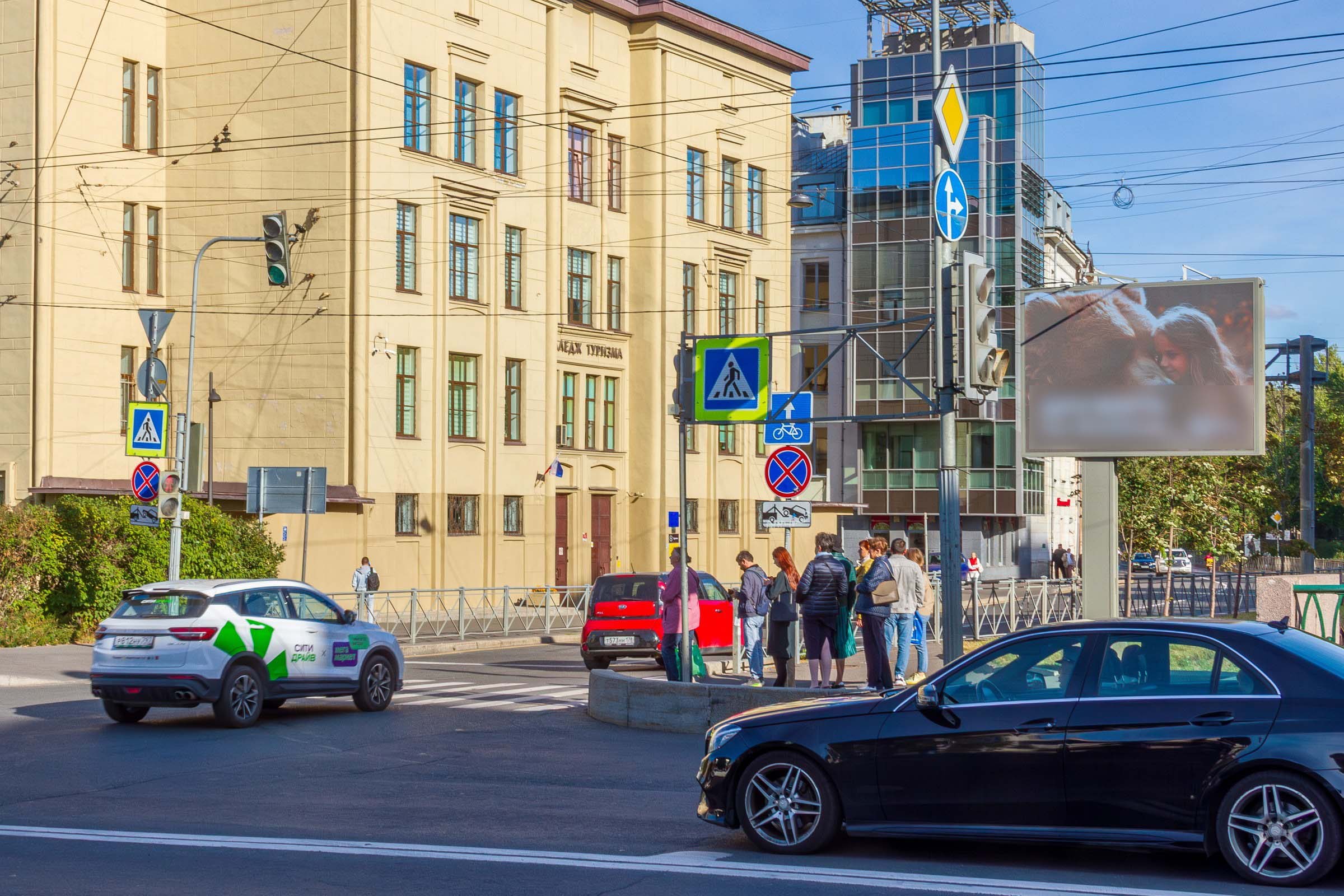 Фотография рекламного носителя, тип: Ситиборд 2.7x3.7, адрес: Карповки реки наб., д.11 X Медиков пр-т., Санкт-Петербург, Россия. Сторона А1 №826181