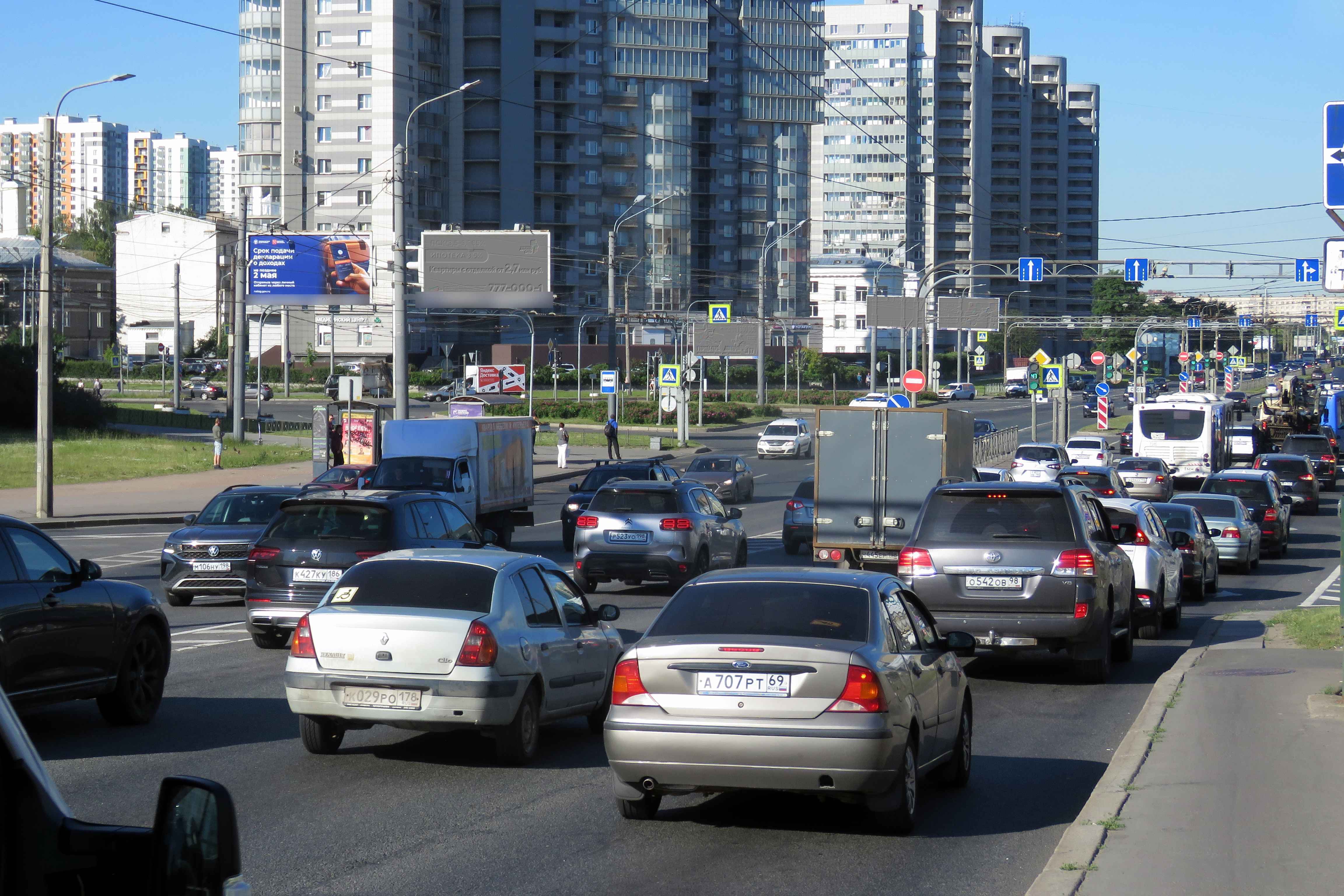 Фотография рекламного носителя, тип: Билборд 3x6, адрес: Славы пр-т. Х Софийская ул., Санкт-Петербург, Россия. Сторона Б1 №106117
