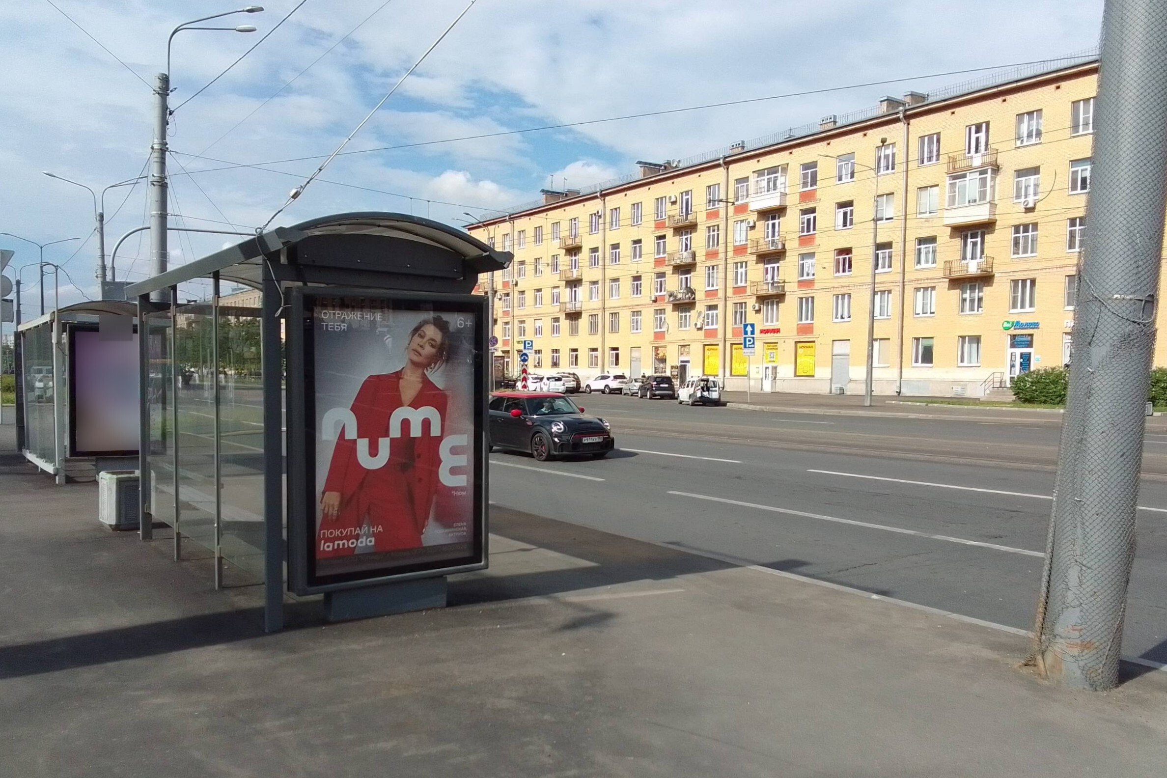 Фотография рекламного носителя, тип: Остановка 1.8x1.2, адрес: Наличная ул., д.27, поз.2, Санкт-Петербург, Россия. Сторона Б №139891