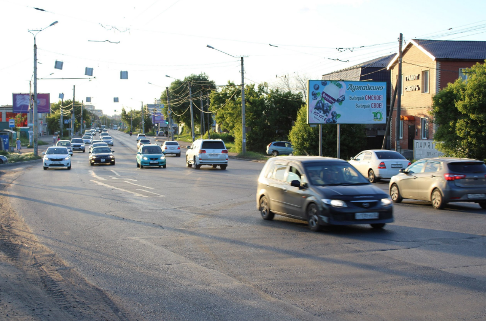 Фотография рекламного носителя, тип: Билборд 3x6, адрес: Кирова ул., д.181, Омск, Омская область, Россия. Сторона А №598365