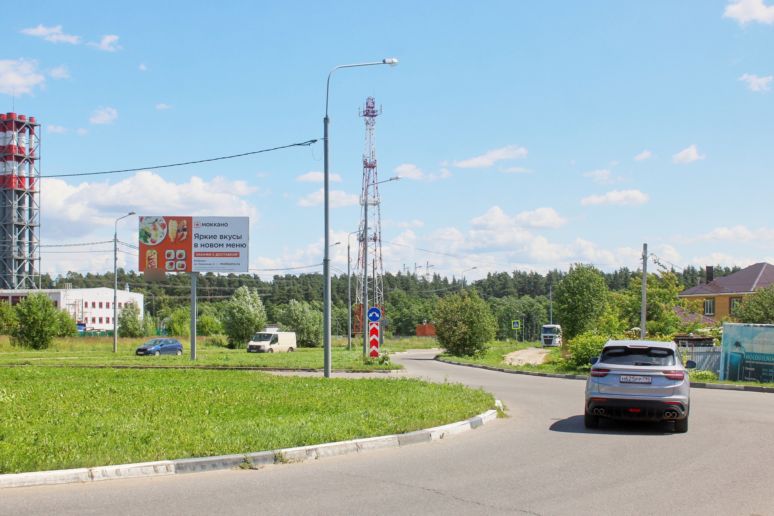 Фотография рекламного носителя, тип: Билборд 3x6, адрес: Боброво пос., д.5, на круговом движении, Московская область, Россия. Сторона А2 №993072