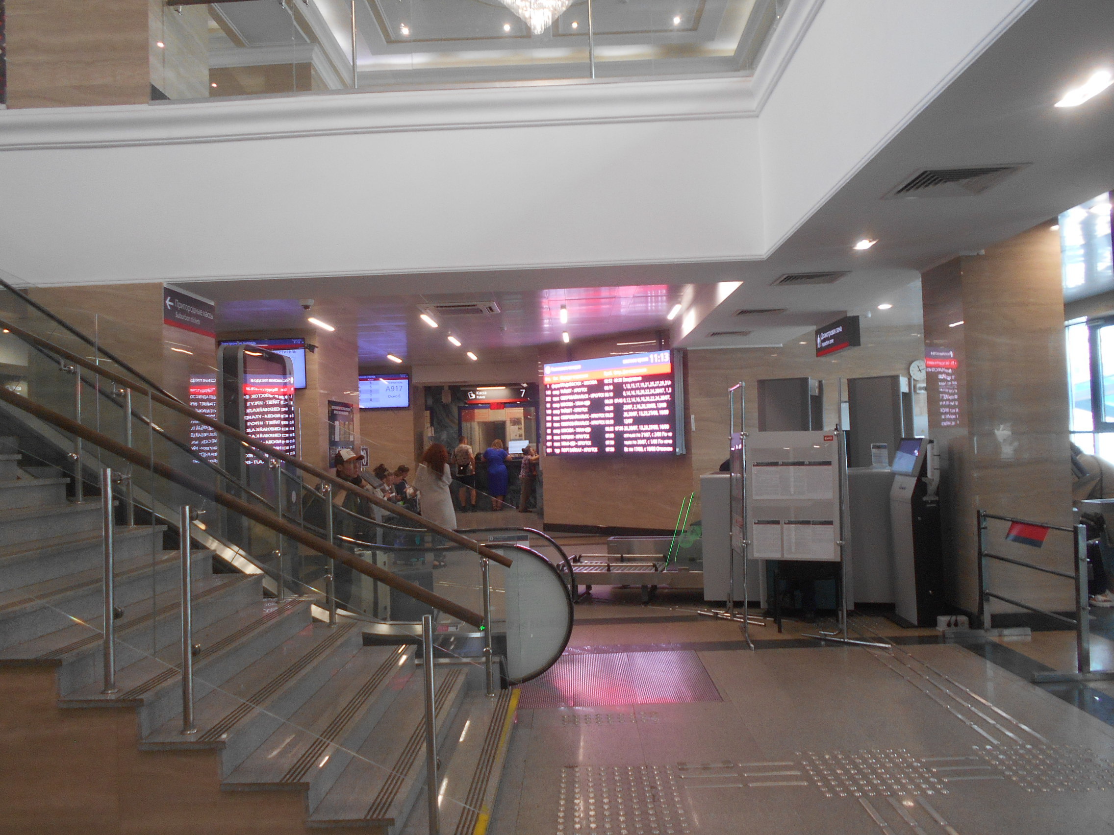 Фотография рекламного носителя, тип: Видеоэкран, адрес: ЖД вокзал «Иркутск-Пассажирский», Челнокова ул., д.3/1, Иркутск, Иркутская область, Россия. Сторона/вариант А1 №1370890