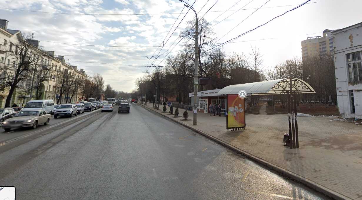 Фотография рекламного носителя, тип: Остановка 1.8x1.2, адрес: Московская ул., д.32, Орел, Орловская область, Россия. Сторона A №1328359