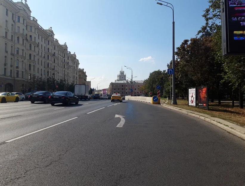 Фотография рекламного носителя, тип: Афиша 1.75x1.8, адрес: Садовая-Триумфальная ул., д.10/13, стенд 1, Москва, Россия. Сторона A №1382312