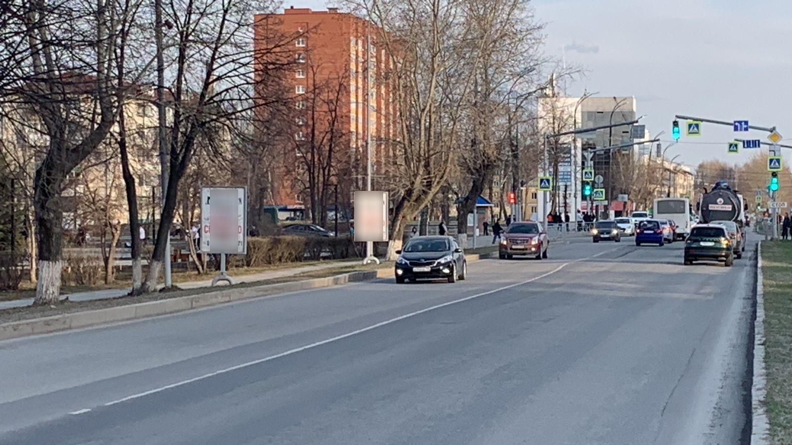 Фотография рекламного носителя, тип: Ситиформат 1.8x1.2, адрес: Театральная Х Строителей ул.. поз.1, Березовский, Свердловская область, Россия. Сторона B №1328482