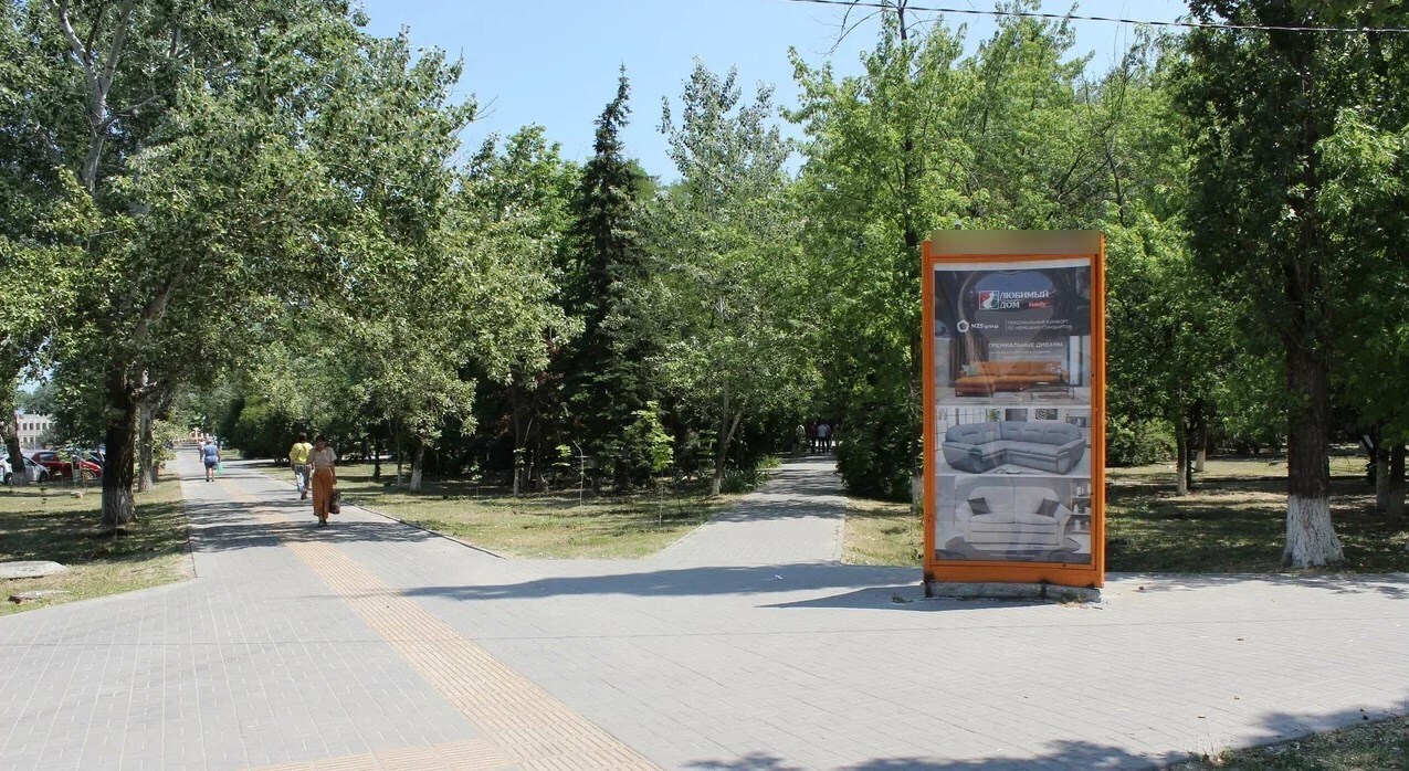 Фотография рекламного носителя, тип: Пиллар 3x1.4, адрес: Ленина ул. X 50 лет СССР ул., Волгодонск, Ростовская область, Россия. Сторона A1 №1334344