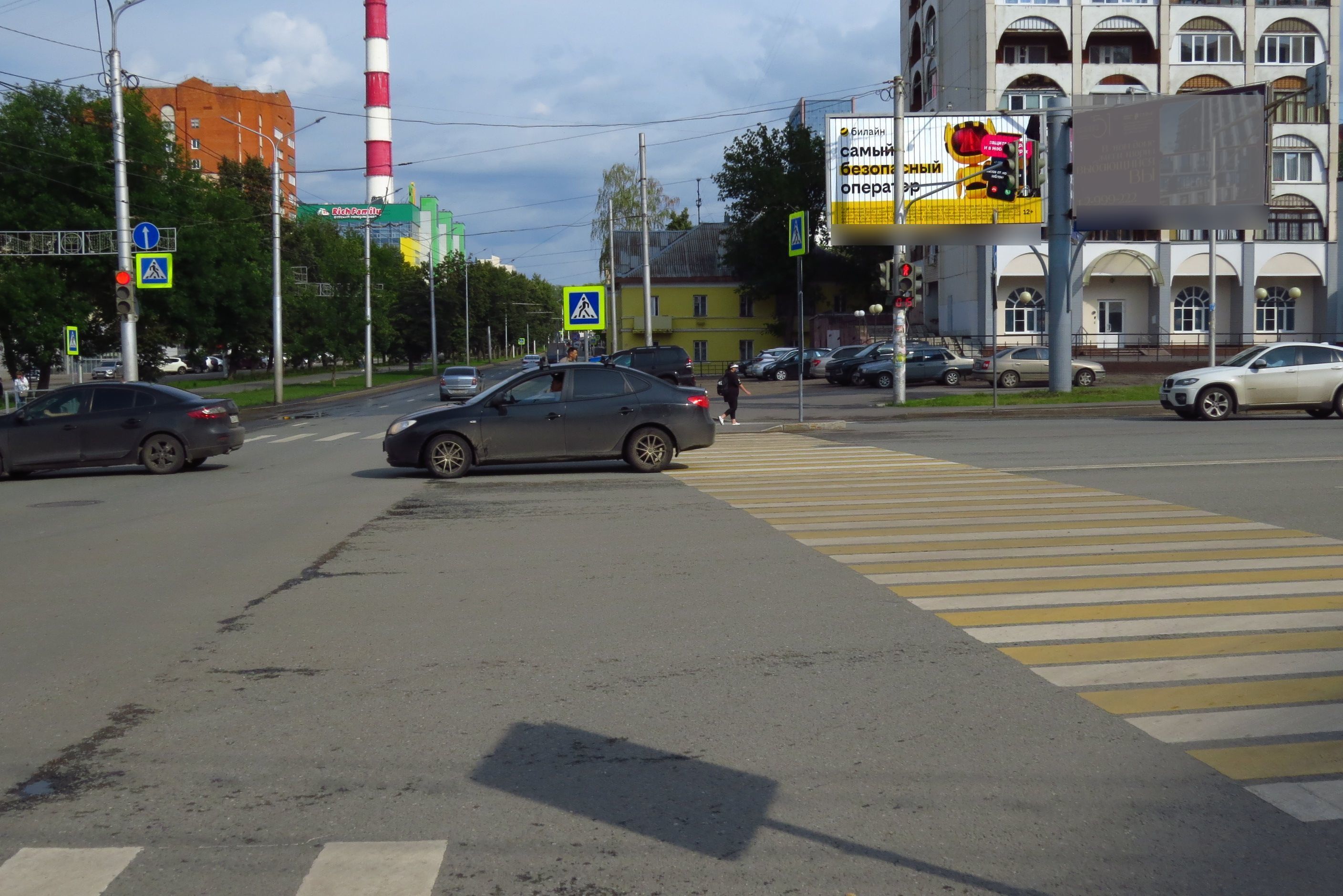 Фотография рекламного носителя, тип: Билборд 3x6, адрес: Цюрупы ул., д.134, Уфа, Республика Башкортостан, Россия. Сторона А1-А3 №92017