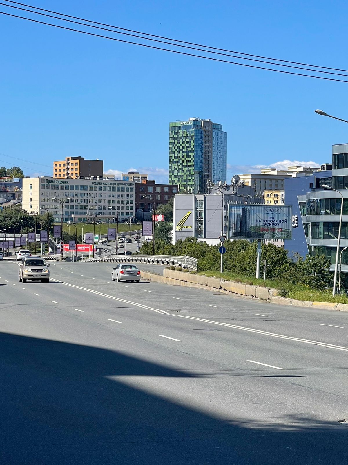 Фотография рекламного носителя, тип: Билборд 3x6, адрес: Красного Знамени пр-т., д.68, Владивосток, Приморский край, Россия. Сторона A1-А3 №1350182