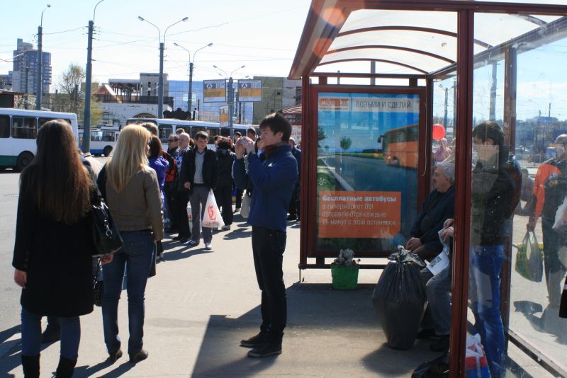 Фотография рекламного носителя, тип: Остановка 1.8x1.2, адрес: Торфяная дорога, д.8, к.4 X Гаккелевская ул., поз.1, Санкт-Петербург, Россия. Сторона А №130791