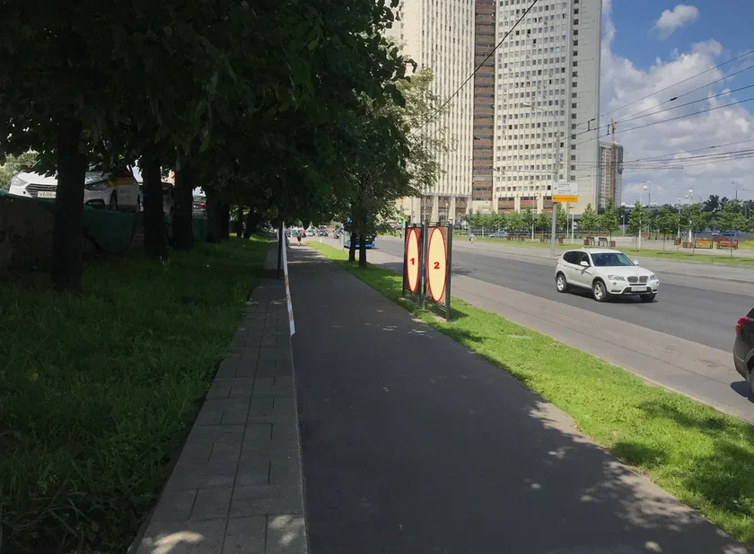 Фотография рекламного носителя, тип: Афиша 1.75x1.8, адрес: Коровинское ш., д.1, стенд 1, Москва, Россия. Сторона B №865254