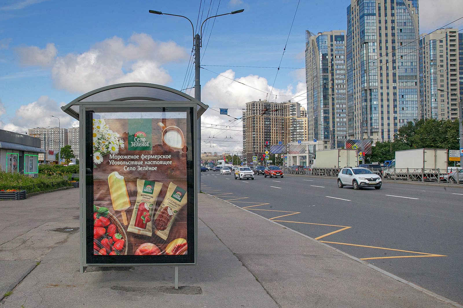 Фотография рекламного носителя, тип: Остановка 1.8x1.2, адрес: Типанова ул. Х Космонавтов пр-т., д.42, поз.2, Санкт-Петербург, Россия. Сторона В №165314