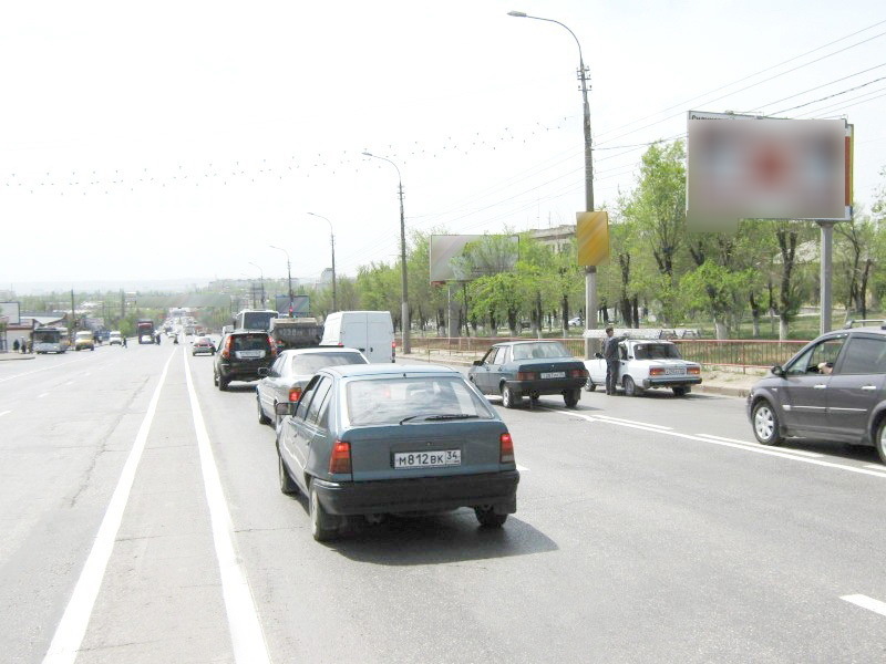 Фотография рекламного носителя, тип: Билборд 3x6, адрес: Университетский пр-т., Волгоград, Волгоградская область, Россия. Сторона А №111437